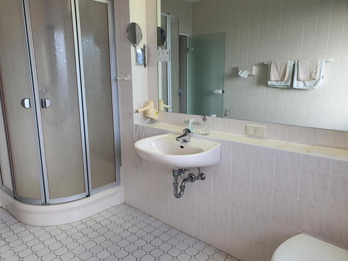 Hotel Pension Stoertebeker Biendorf Extérieur photo